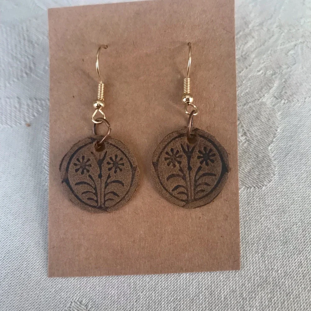 Earrings - Picture 4 of 5
